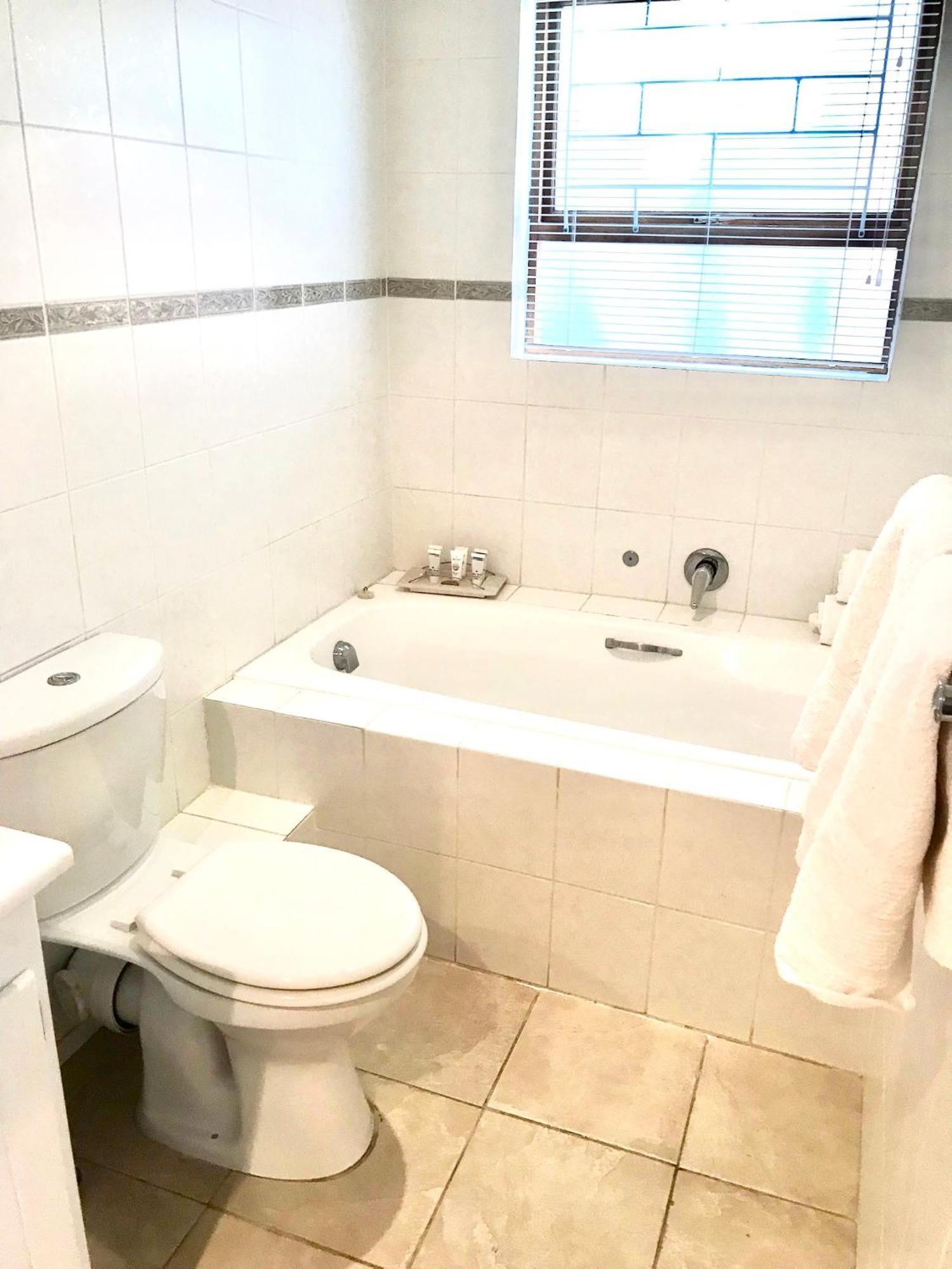 10Vdw Self Catering Apartments Durbanville Exteriör bild