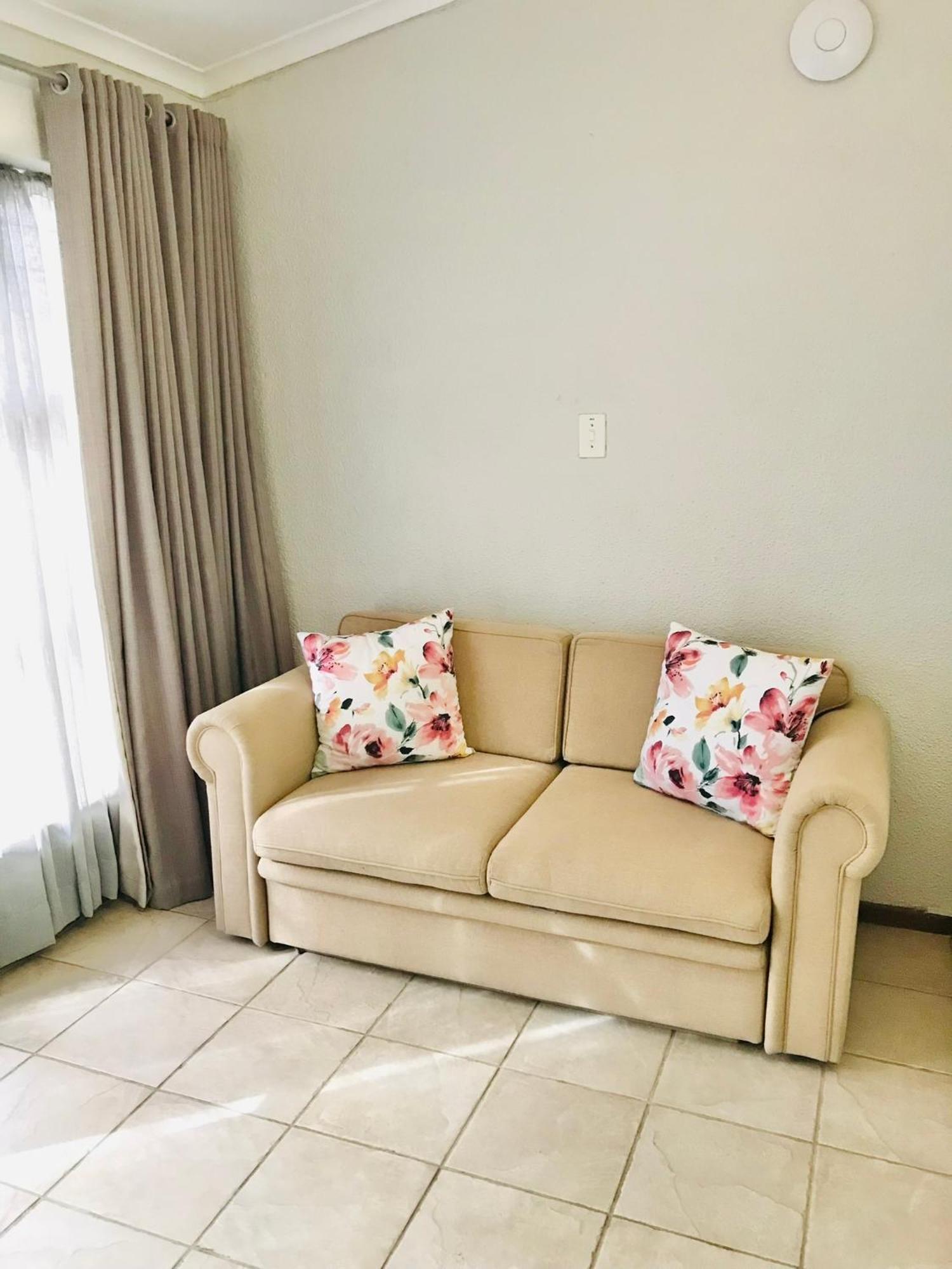 10Vdw Self Catering Apartments Durbanville Exteriör bild